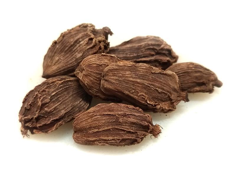 Black Cardamom 1 oz (Ilaichi, Kali Elaichi)